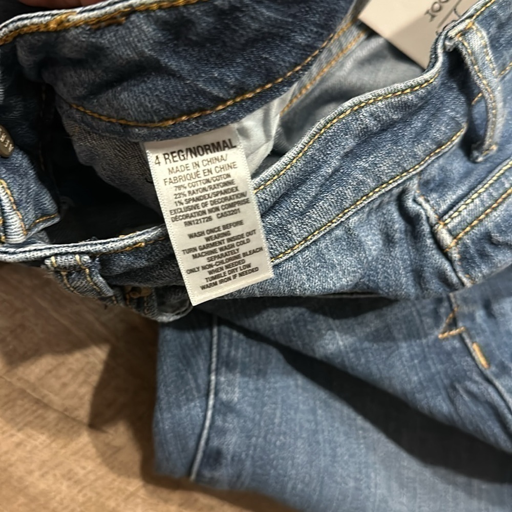 Aeropostale distressed, skinny blue jeans size 4 regular - Picture 9 of 10